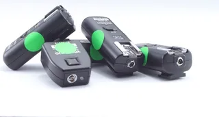 Wireless remote flash triggers